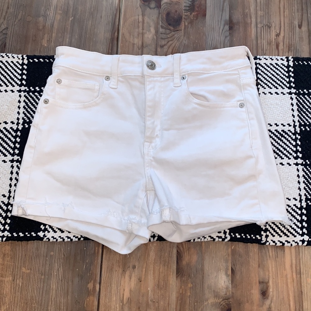 American Eagle white shorts